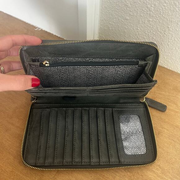 Madison West Grey faux leather woven texture wallet Large zip around some wear - Picture 5 of 11